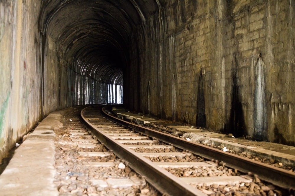 這是2013年3月22日拍攝的河口境內(nèi)的米軌鐵路。