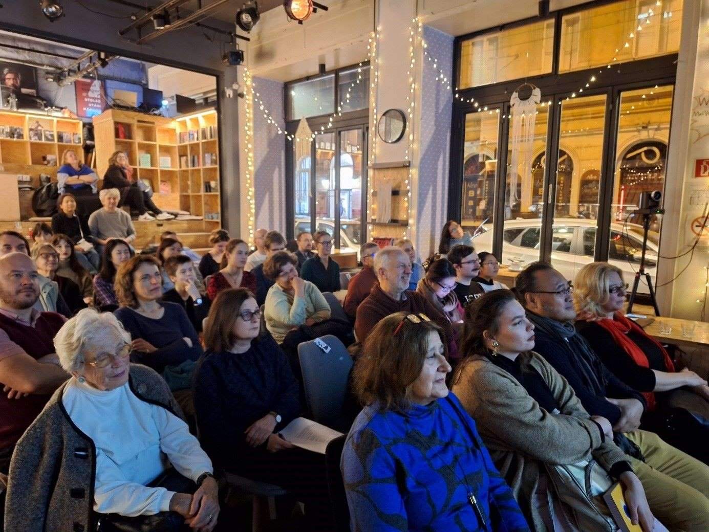 活動(dòng)吸引了40余位當(dāng)?shù)厥忻駞⑴c。摩爾多瓦尼·巴爾納巴斯攝