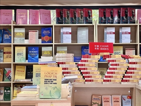 中國主題圖書亮相越南河內書街。中國圖書進出口（集團）有限公司供圖