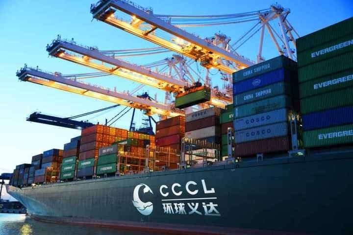 義烏商城集團(tuán)打造的國(guó)際物流平臺(tái)“環(huán)球義達(dá)”，為外貿(mào)企業(yè)提供各類物流資源信息。義烏市委宣傳部供圖