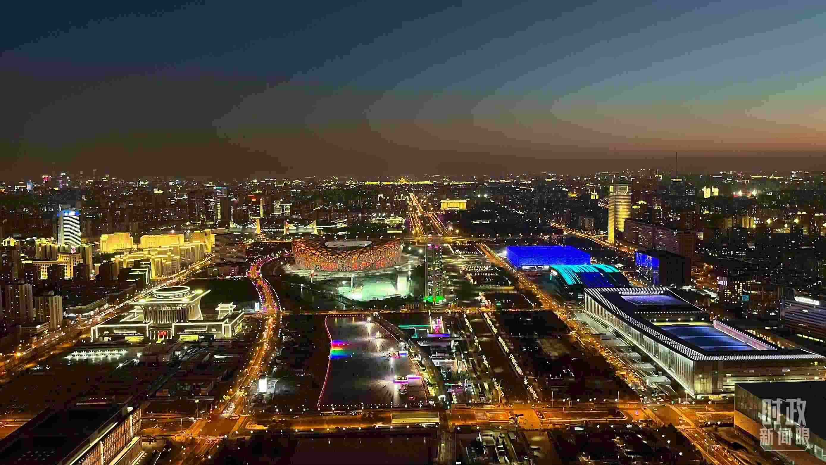 △2023年12月31日，從北京奧林匹克塔俯拍北京城區(qū)。（總臺央視記者金雨秋拍攝）