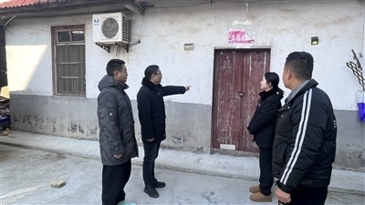  圖②：法官勘察訟爭房產(chǎn)。