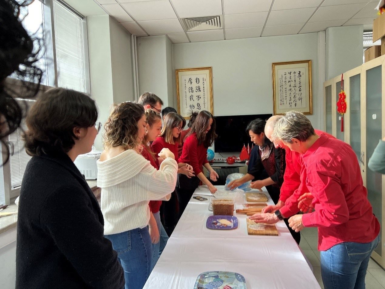 餃子工作坊現(xiàn)場(chǎng)。中東技術(shù)大學(xué)孔院供圖