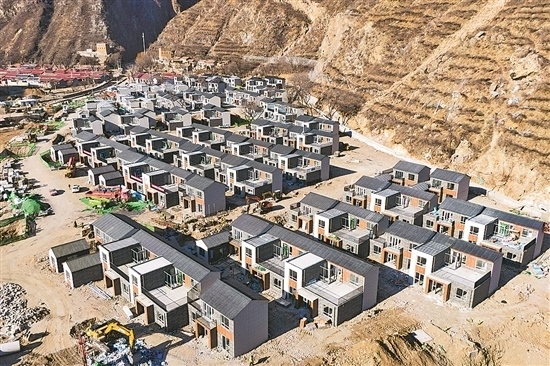 1月16日，門頭溝區(qū)齋堂鎮(zhèn)沿河口村，即將進(jìn)入內(nèi)部裝修環(huán)節(jié)的異地安置項(xiàng)目建設(shè)現(xiàn)場。