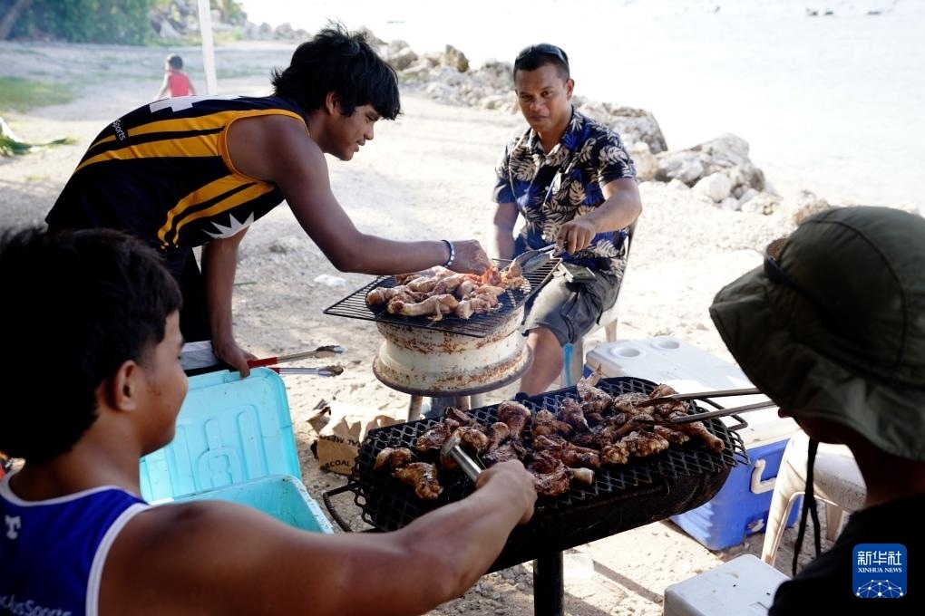1月20日，當(dāng)?shù)厝嗽阼敽＿厽?。新華社記者 王申 攝