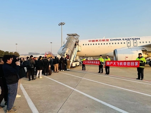 2024春運第一天，東航4架C919大飛機全部投入商業(yè)運營。東航供圖