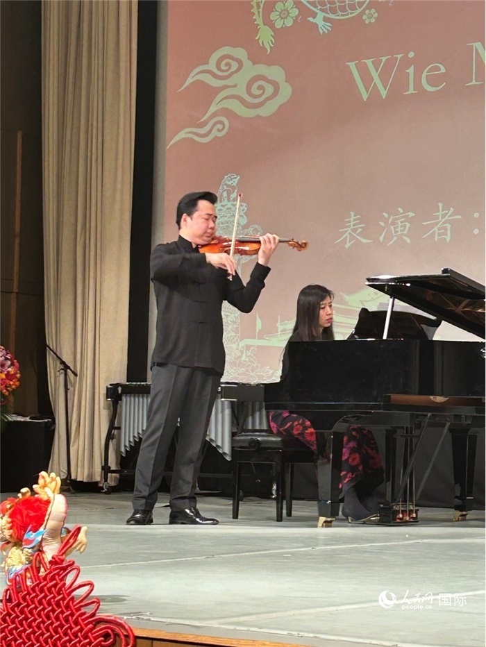 小提琴獨(dú)奏《Wie Melodien zieht es mir》《新春樂(lè)》，表演者：寧峰、韓卉菁（鋼琴伴奏）