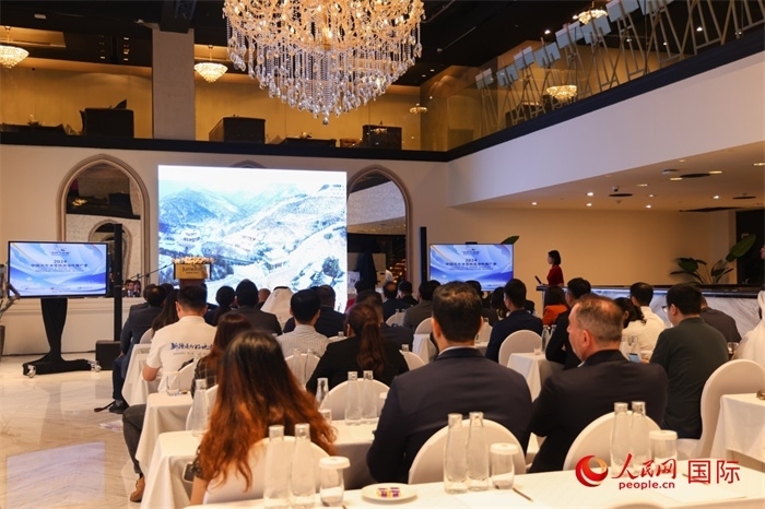2日，“你好！中國”——2024中國北方冰雪旅游海外推廣季阿聯(lián)酋專場活動在阿聯(lián)酋迪拜舉行。人民網(wǎng)記者任皓宇攝