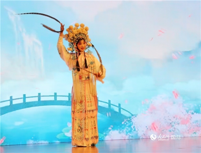 四川省成都市川劇研究院帶來了精彩的川劇演出。人民網記者 李志偉攝