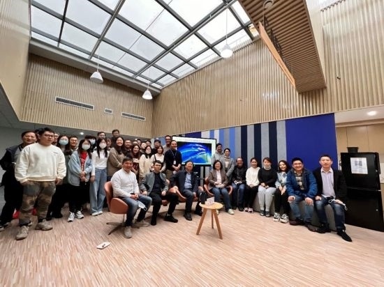 團(tuán)隊(duì)歷史照片。（中國(guó)科學(xué)院上海光學(xué)精密機(jī)械研究所供圖）