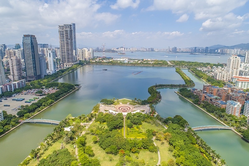 2021年5月15日，廈門，航拍筼筜湖，景色優(yōu)美。