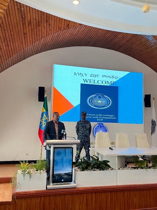 圖為埃塞警察大學(xué)校長梅斯芬·阿貝貝致辭。亞的斯亞貝巴大學(xué)孔子學(xué)院供圖