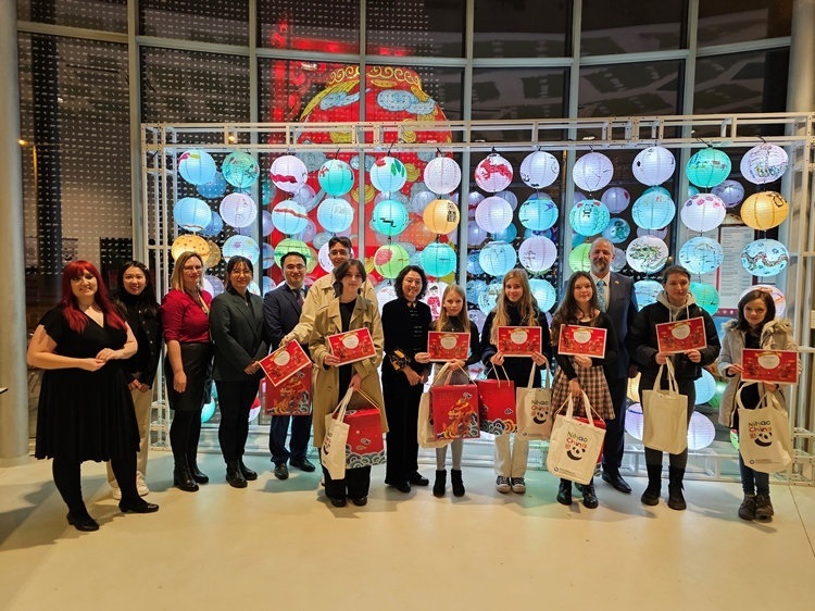 獲獎學(xué)生合影。翟朝暉攝