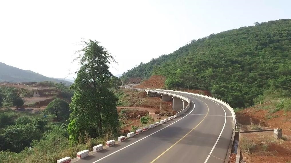 中塞友誼公路。