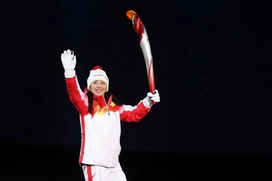 楊揚(yáng)擔(dān)任北京冬奧會(huì)開(kāi)幕式主火炬手。