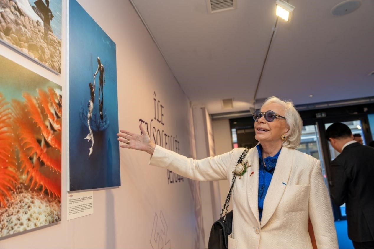 世界旅游組織特別顧問瑪麗-皮埃爾·布歇-奧利耶觀看活動現(xiàn)場圖片展覽?；顒又鬓k方供圖