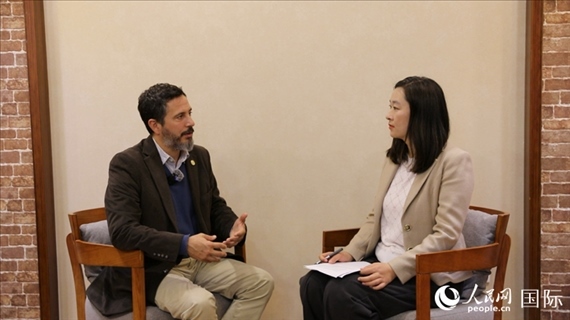 阿根廷布宜諾斯艾利斯大學(xué)阿根廷—中國研究中心主任、阿根廷知名漢學(xué)家畢嘉宏（Ignacio Villagran）接受人民網(wǎng)記者專訪。人民網(wǎng)記者 周雨攝