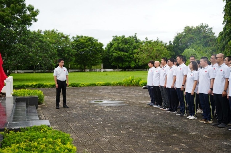 醫(yī)療隊(duì)隊(duì)長(zhǎng)致詞。中國(guó)援桑醫(yī)療隊(duì)供圖