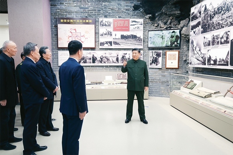 2024年2月1日至2日，中共中央總書(shū)記、國(guó)家主席、中央軍委主席習(xí)近平來(lái)到天津，看望慰問(wèn)基層干部群眾。這是2日上午，習(xí)近平在平津戰(zhàn)役紀(jì)念館考察。 新華社記者 鞠鵬/攝