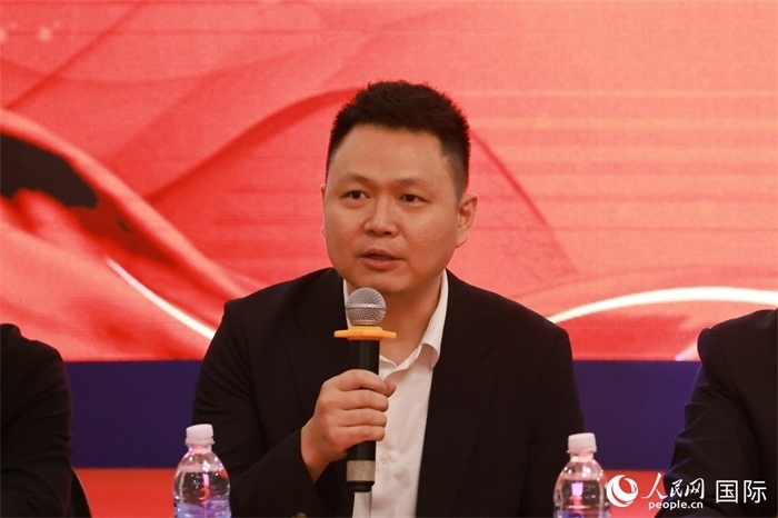 中國駐里約熱內(nèi)盧總領(lǐng)館副總領(lǐng)事王尉育在座談會上致辭。人民網(wǎng)記者 陳海琪攝