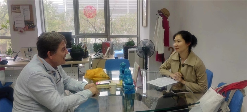 西班牙塞萬(wàn)提斯學(xué)院院長(zhǎng)路易斯·加西亞·蒙特羅在北京接受人民網(wǎng)專訪 圖片由塞萬(wàn)提斯學(xué)院提供