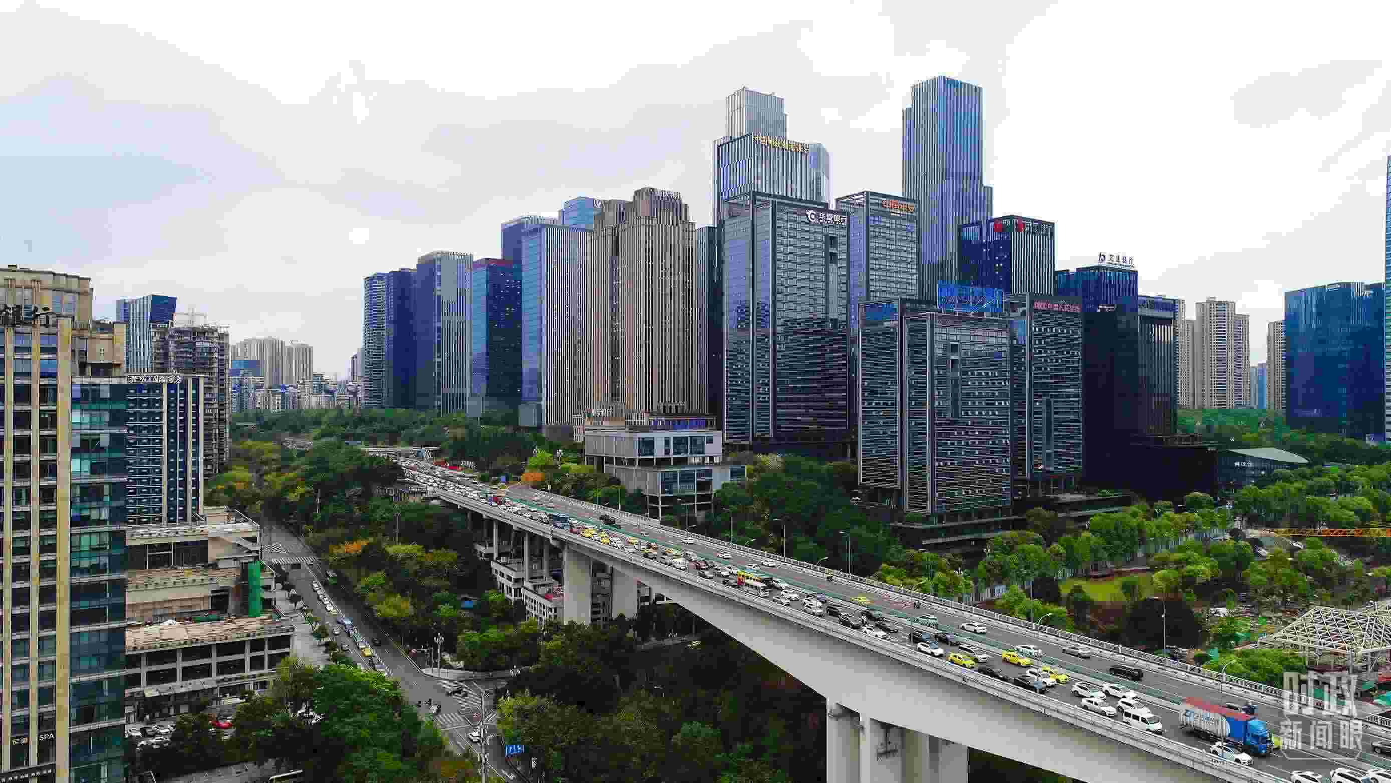 △重慶市數(shù)字化城市運(yùn)行和治理中心。（總臺記者于濱拍攝）