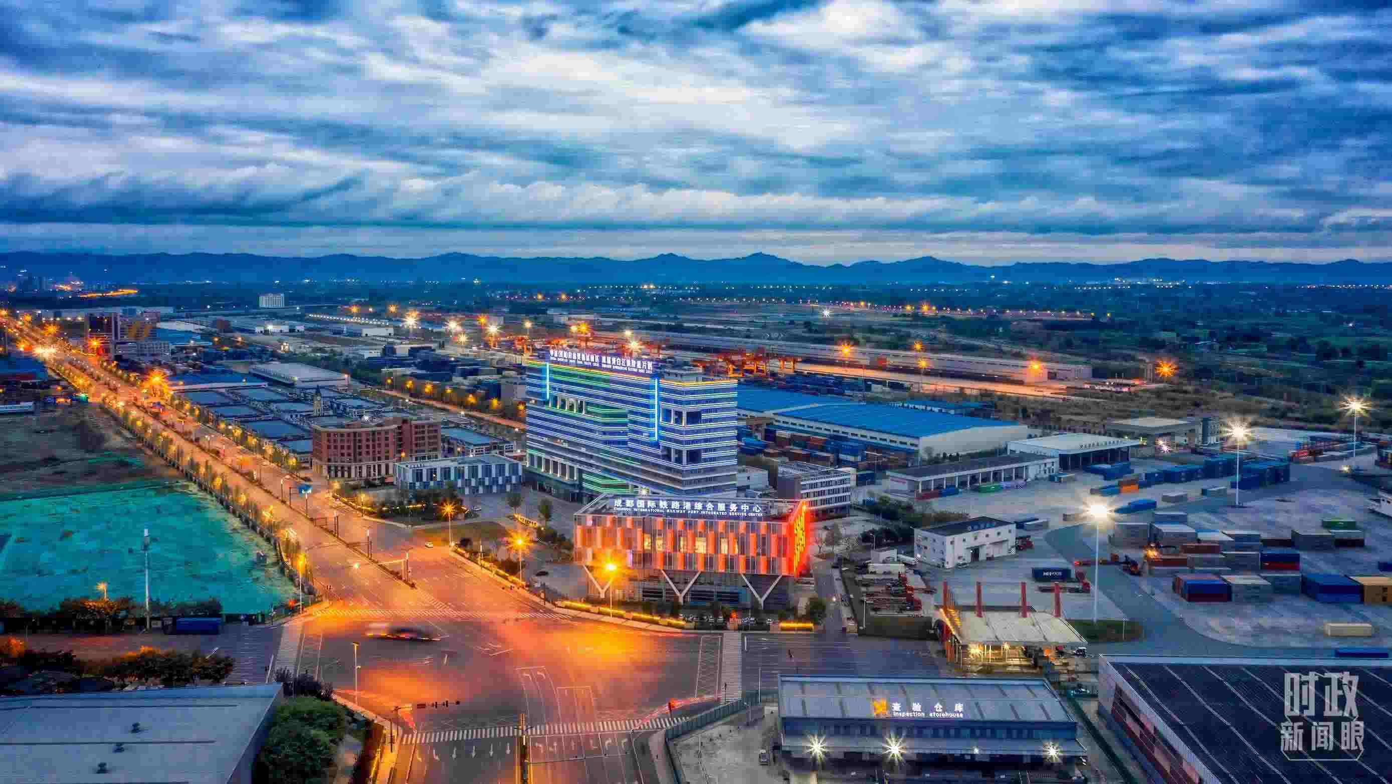 △成都國際鐵路港內(nèi)陸港口。（圖/視覺中國）