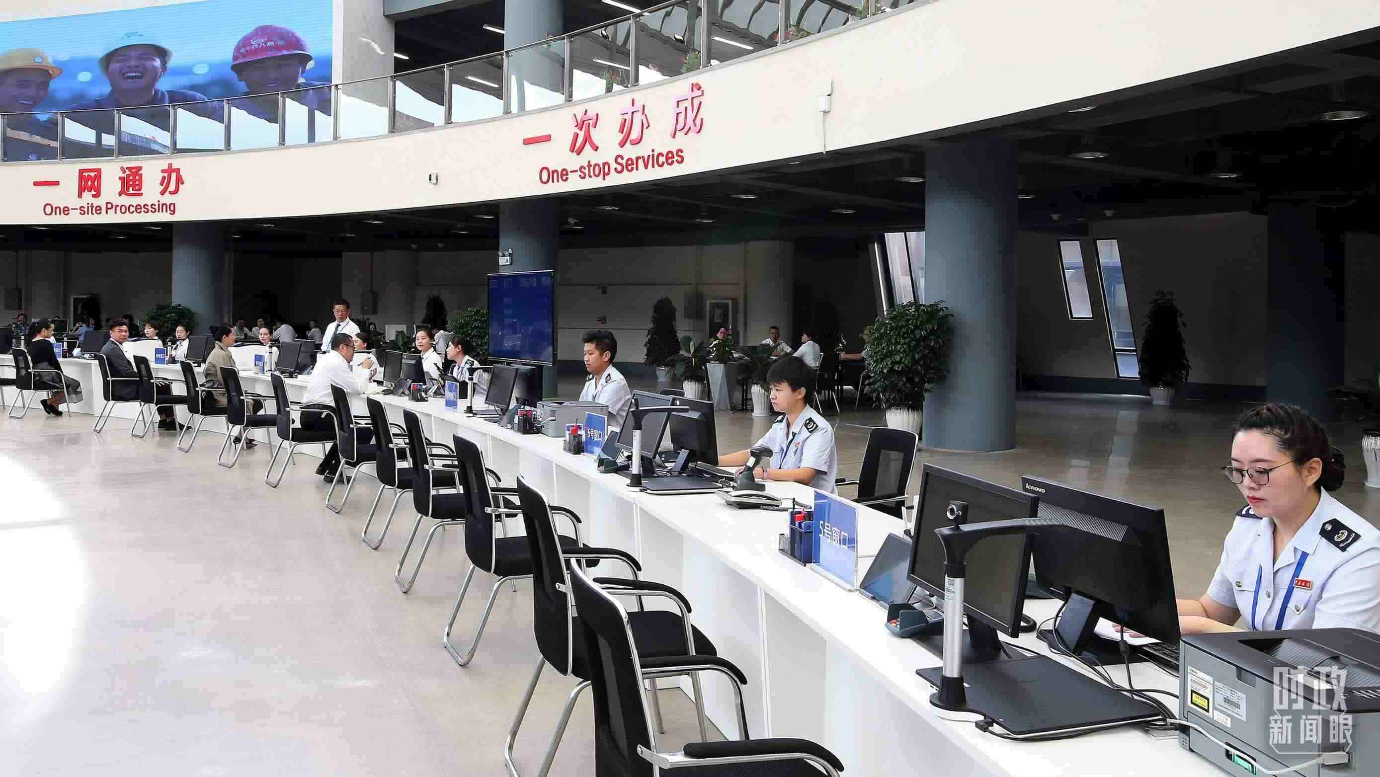 △中國（云南）自由貿(mào)易試驗(yàn)區(qū)昆明片區(qū)綜合服務(wù)中心。（圖/視覺中國）