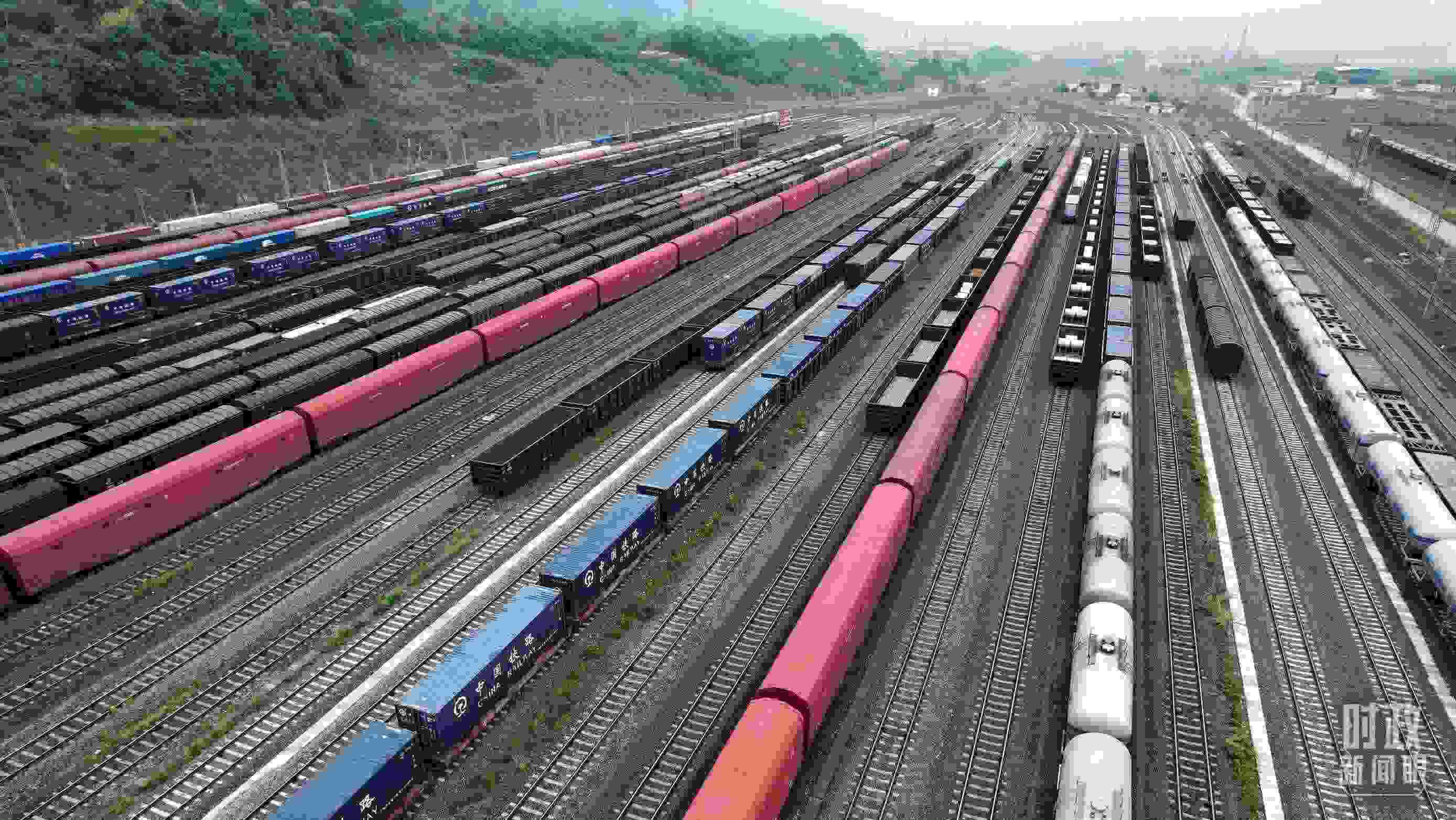 △重慶國際物流樞紐園區(qū)。（總臺央視記者范凱拍攝）