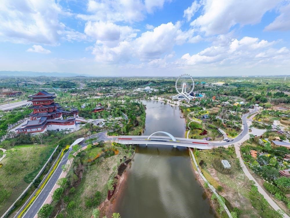 這是2024年4月22日拍攝的成都世園會(huì)主會(huì)場（無人機(jī)照片）。新華社記者 王曦 攝