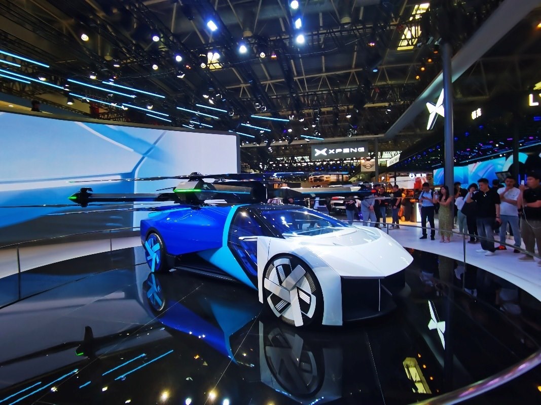 陸空一體式飛行汽車。人民網(wǎng)記者栗翹楚攝