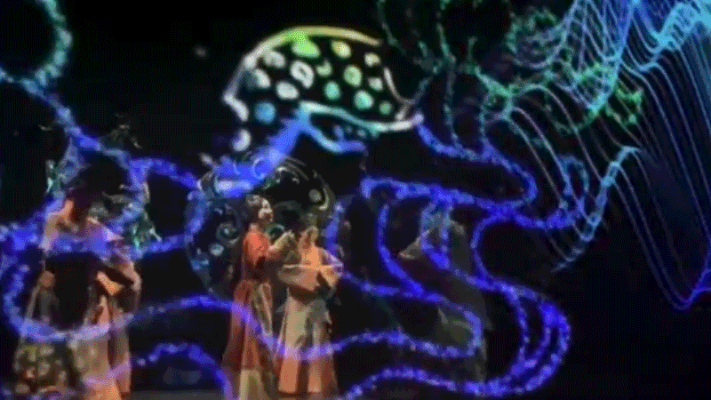 馬王堆復原動態(tài)展《一念·辛追夢》以多媒體視覺影像，為觀眾提供沉浸式視聽感受。