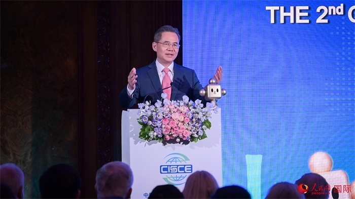 中國(guó)駐英國(guó)大使鄭澤光致辭。人民網(wǎng) 郭錦標(biāo)攝