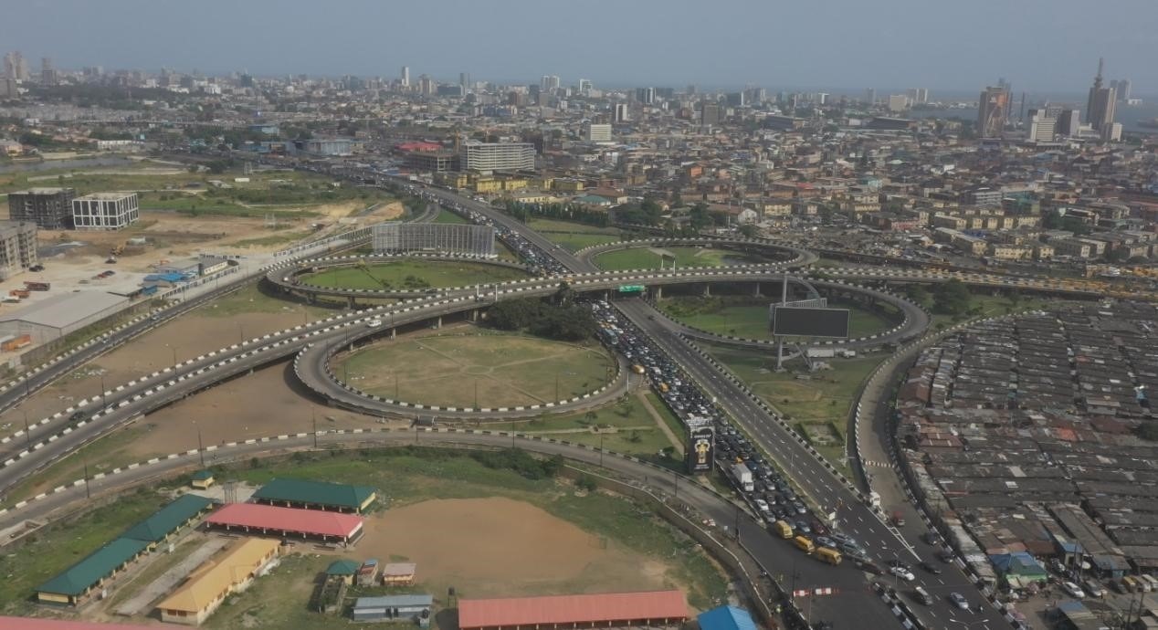 新修復(fù)的尼日利亞拉各斯三號橋鳥瞰圖。中國土木尼日利亞有限公司供圖