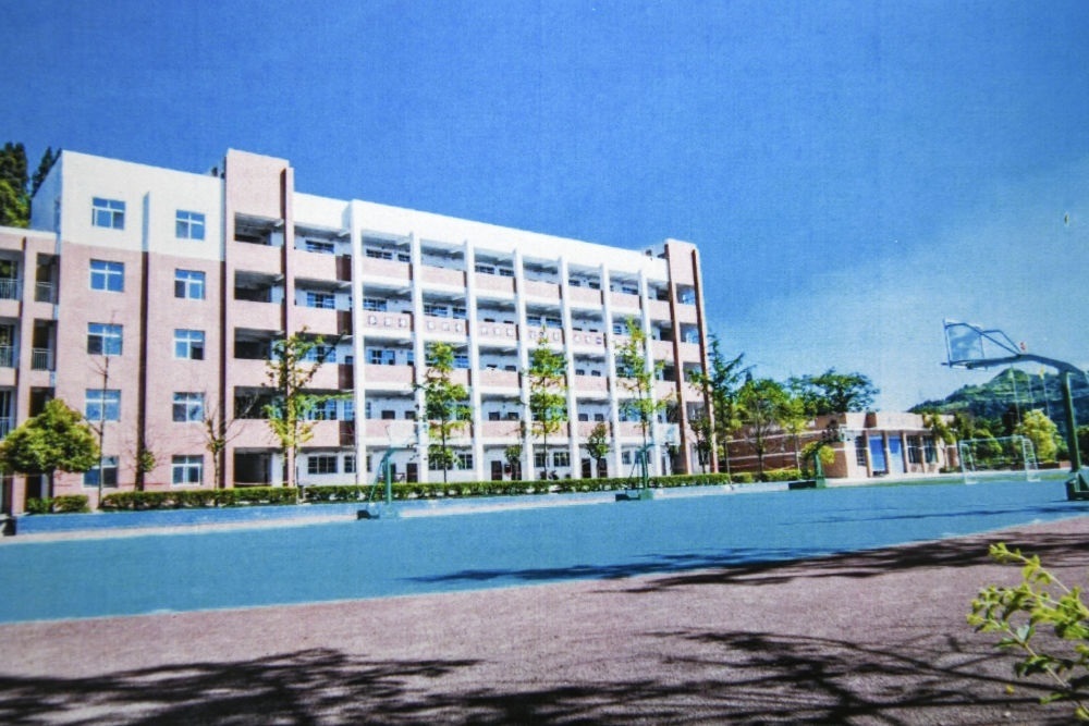 建成之初的之江小學教學樓（資料照片翻拍）。