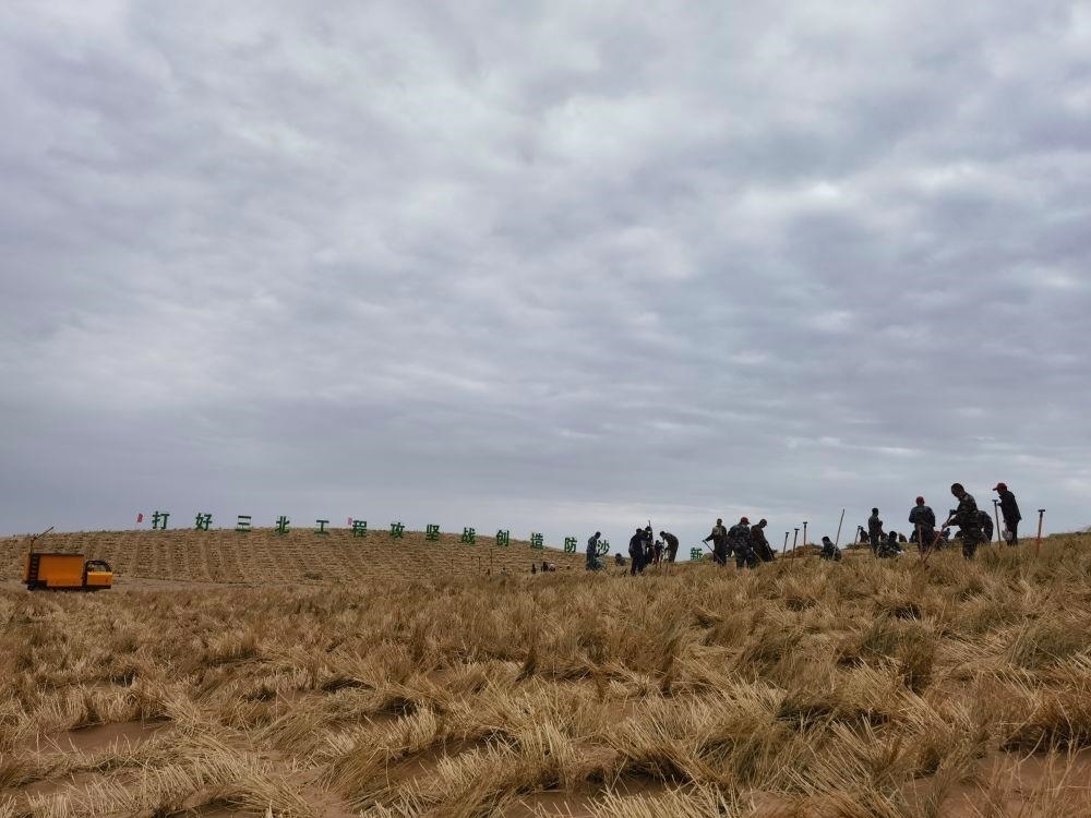 △2023年9月23日，河西走廊—塔克拉瑪干沙漠邊緣阻擊戰(zhàn)在甘肅武威市民勤縣正式啟動。