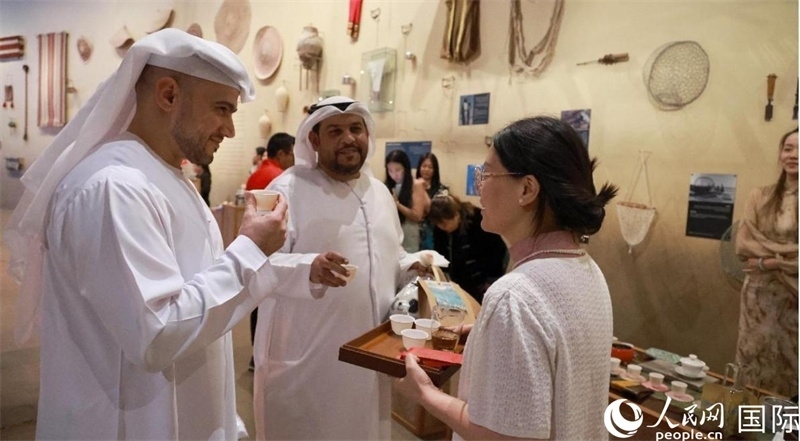 品茶交流。人民網(wǎng)記者 管克江攝