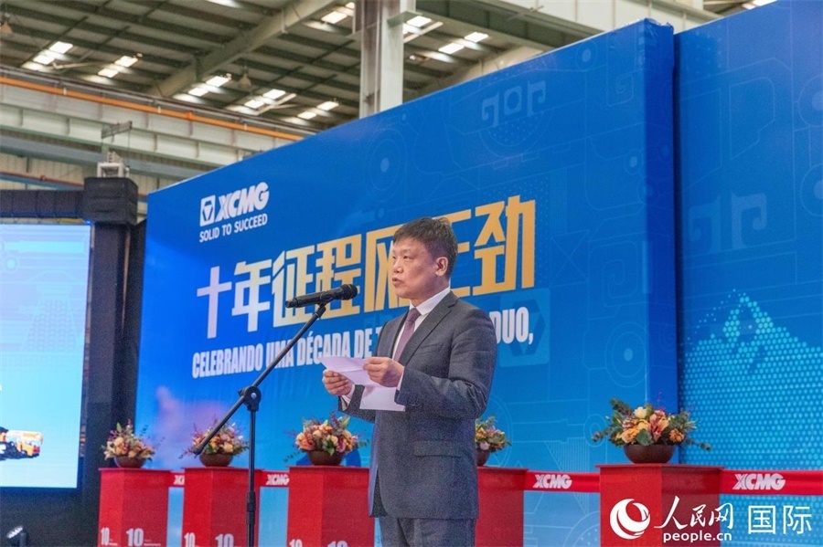 中國貿(mào)促會駐巴西代表處總代表郭英會在致辭中表示，過去十年，中巴經(jīng)貿(mào)關系迅猛發(fā)展，數(shù)百家中國企業(yè)進入巴西，投資巴西，為巴西的經(jīng)濟建設貢獻中國企業(yè)的力量。 人民日報社拉美中心分社 威廉·科埃略·維亞納攝