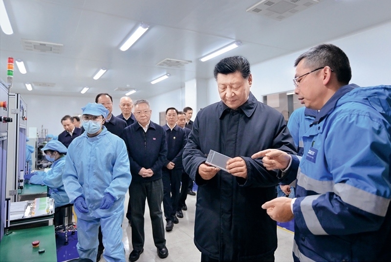 2024年3月18日至21日，中共中央總書記、國家主席、中央軍委主席習近平在湖南考察。這是18日下午，習近平在中德合資企業(yè)巴斯夫杉杉電池材料有限公司考察。 新華社記者 謝環(huán)馳/攝
