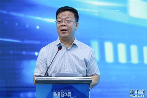 新華網(wǎng)黨委常委、董事、副總裁劉加文致辭