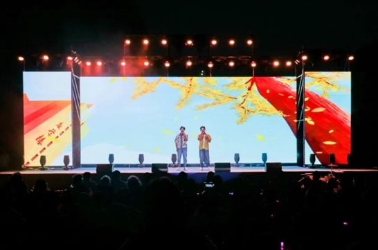 歌曲《啟程》演出現(xiàn)場。供圖：日照職業(yè)技術(shù)學(xué)院