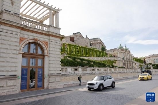 這是7月1日在匈牙利布達(dá)佩斯拍攝的匈牙利作為歐盟輪值主席國(guó)舉辦系列活動(dòng)的場(chǎng)地外景。新華社發(fā)（弗爾季·奧蒂洛攝）