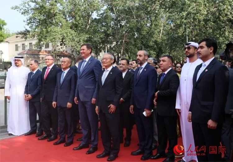 上合組織秘書長及成員國駐華使節(jié)參加活動。人民網(wǎng) 俄布拉依·對山攝