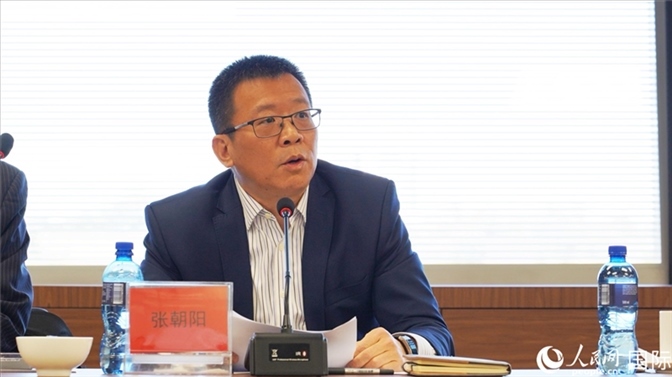 張朝陽代會長做協(xié)會上半年工作匯報。人民網(wǎng) 劉暢攝