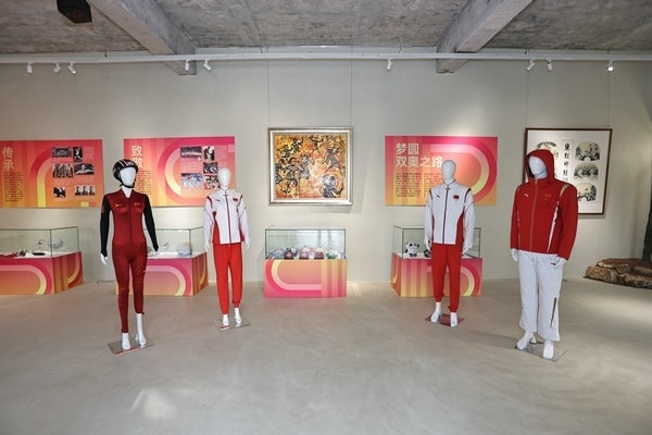 “揚(yáng)帆起航 為巴黎喝彩”中國(guó)體育文化展展廳。 主辦方供圖