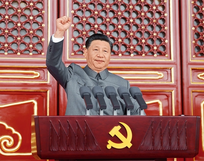 2021年7月1日，慶祝中國(guó)共產(chǎn)黨成立100周年大會(huì)在北京天安門(mén)廣場(chǎng)隆重舉行。中共中央總書(shū)記、國(guó)家主席、中央軍委主席習(xí)近平發(fā)表重要講話(huà)。 新華社記者 鞠鵬/攝