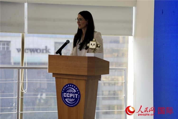 墨西哥外貿(mào)、投資和技術(shù)委員會總經(jīng)理蘇珊娜·杜克發(fā)表講話。人民網(wǎng) 埃內(nèi)斯托·多明戈斯攝