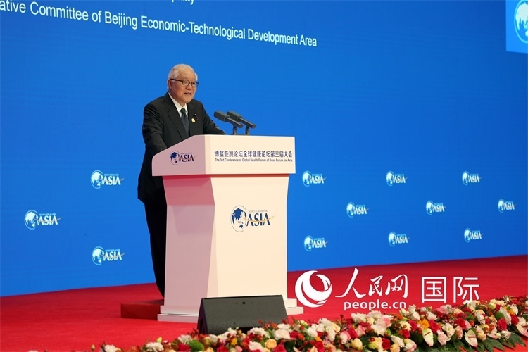 日本厚生勞動(dòng)大臣武見敬三在開幕式上致辭。人民網(wǎng)記者趙益普攝