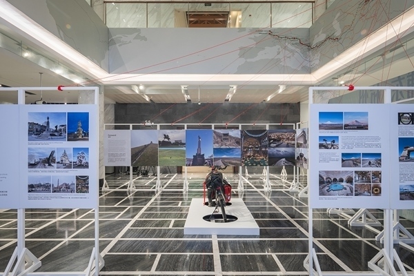 “東游記”展覽。校方供圖