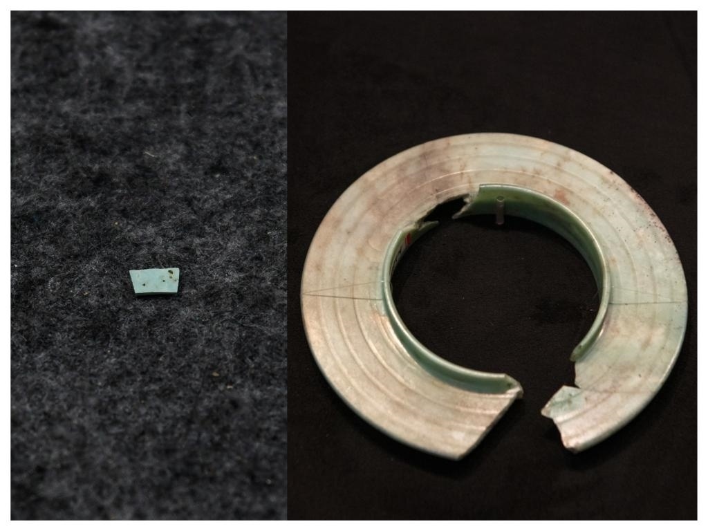 拼版照片：左圖為2024年7月10日拍攝的三星堆遺址出土的綠松石片（新華社記者王曦 攝），右圖為2024年7月21日在三星堆博物館文物保護(hù)與修復(fù)館拍攝的有領(lǐng)玉璧（新華社記者唐文豪 攝）。